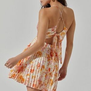 NWT ASTR Floral Backless Dress in Orange and Cream size small